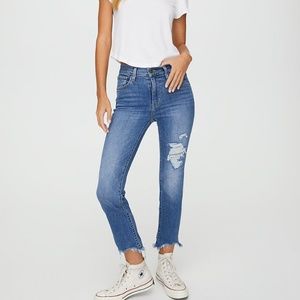 Levi's 724 Straight Leg cropped distressed hem -size 28